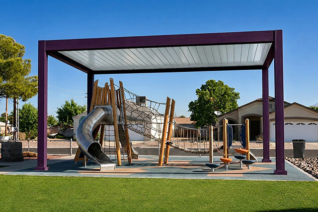 pergola Seesky NEO in un'area giochi per bambini